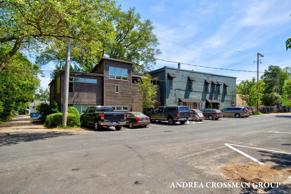 36 Center St, Douglas, MI 49406