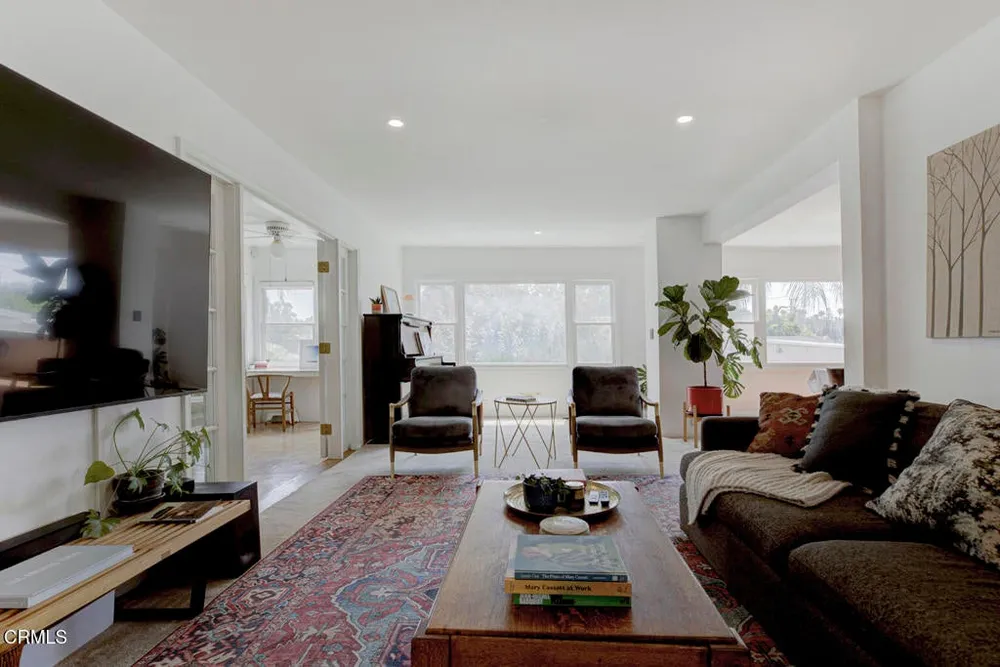 2330 Yosemite Dr, Eagle Rock, CA 90041