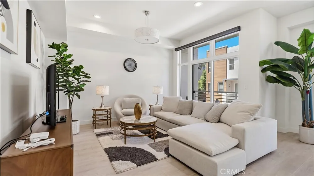 15 S Chapel Ave, Alhambra, CA 91801