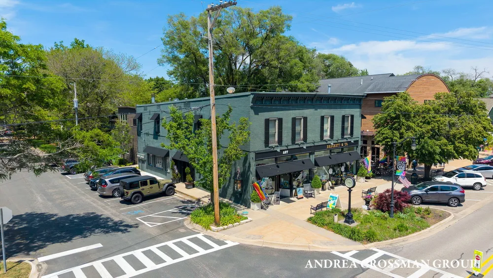 36 Center St, Douglas, MI 49406