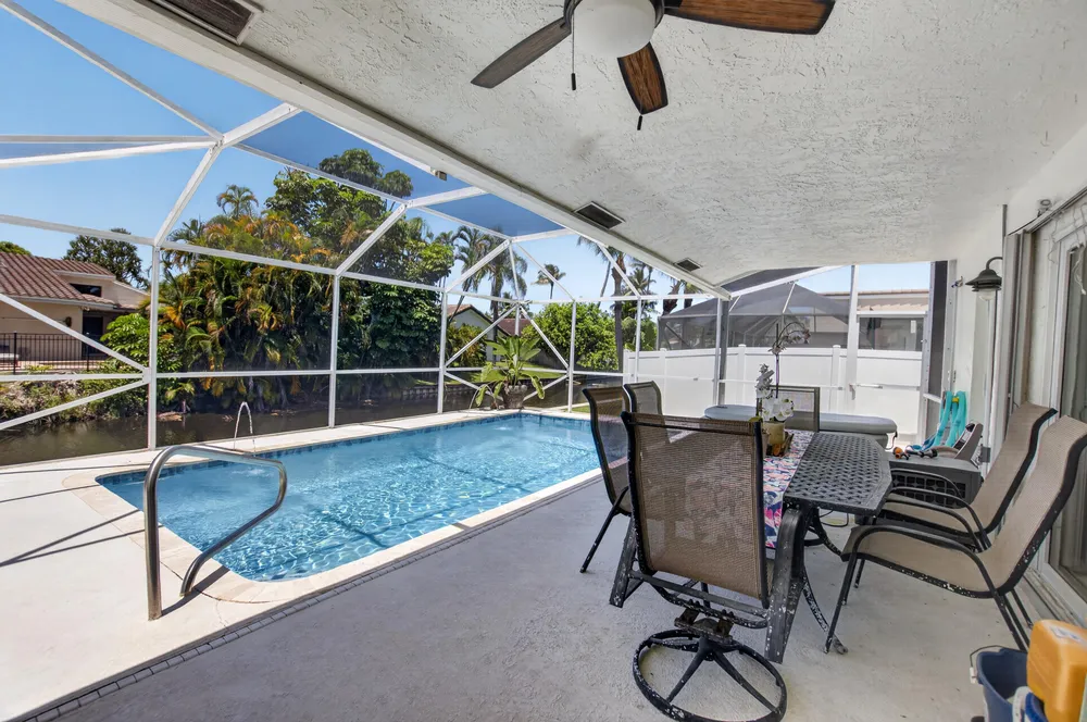 7069 NW 3rd Ave, Boca Raton, FL 33487