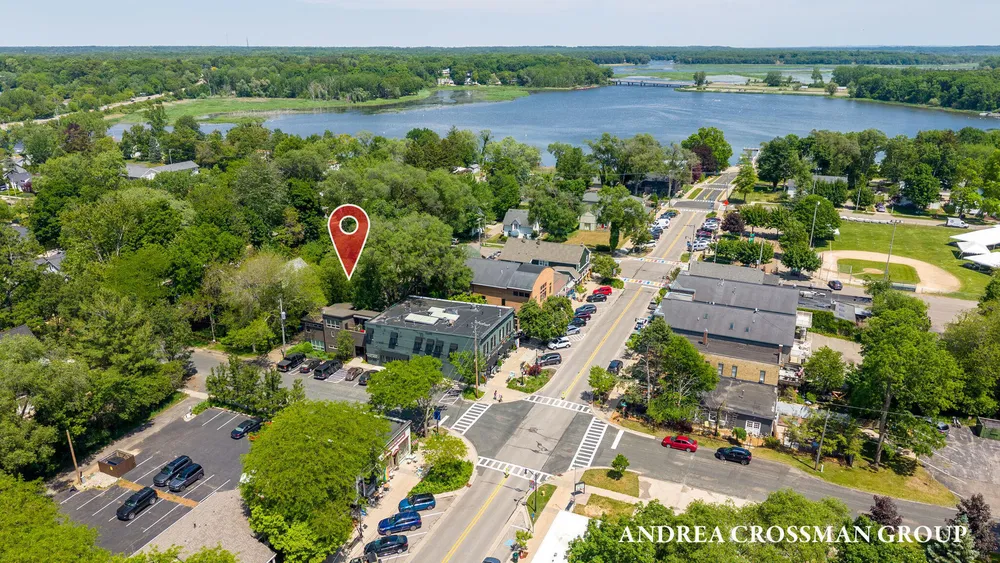 36 Center St, Douglas, MI 49406