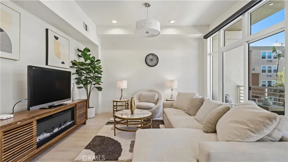 15 S Chapel Ave, Alhambra, CA 91801