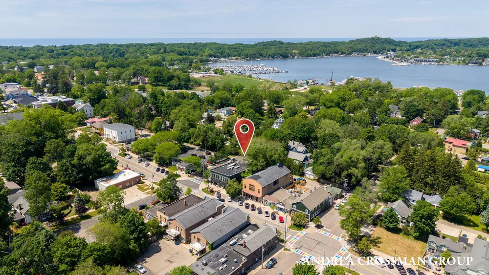 36 Center St, Douglas, MI 49406