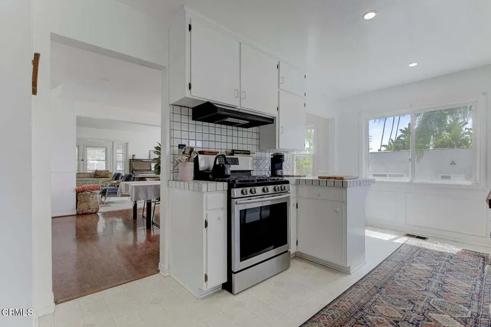 2330 Yosemite Dr, Eagle Rock, CA 90041