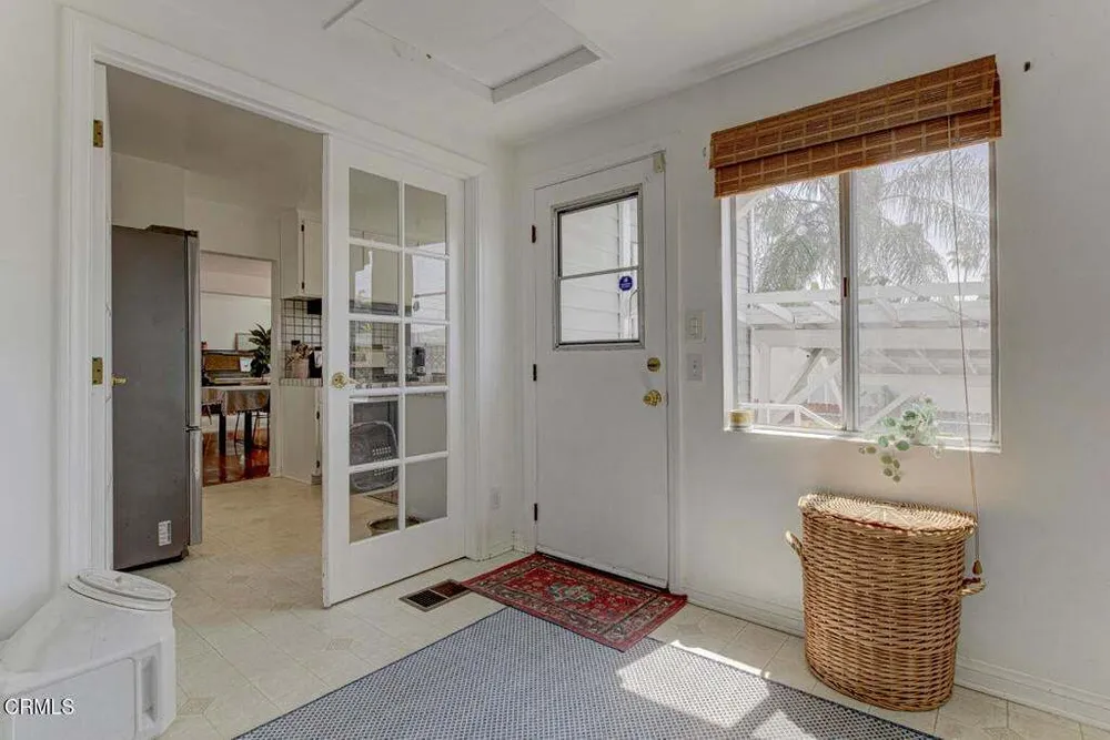 2330 Yosemite Dr, Eagle Rock, CA 90041