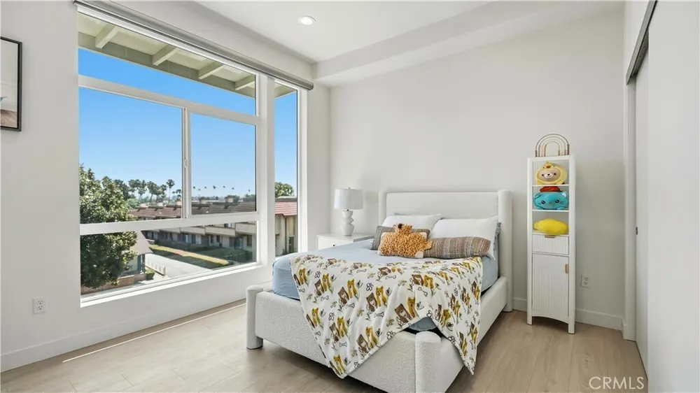 15 S Chapel Ave, Alhambra, CA 91801