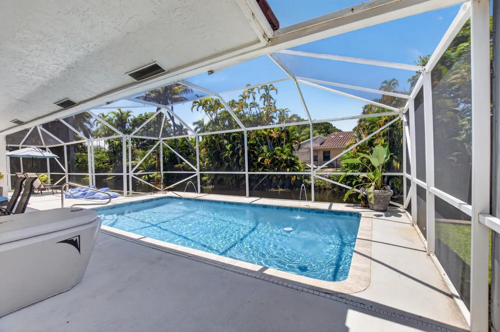 7069 NW 3rd Ave, Boca Raton, FL 33487