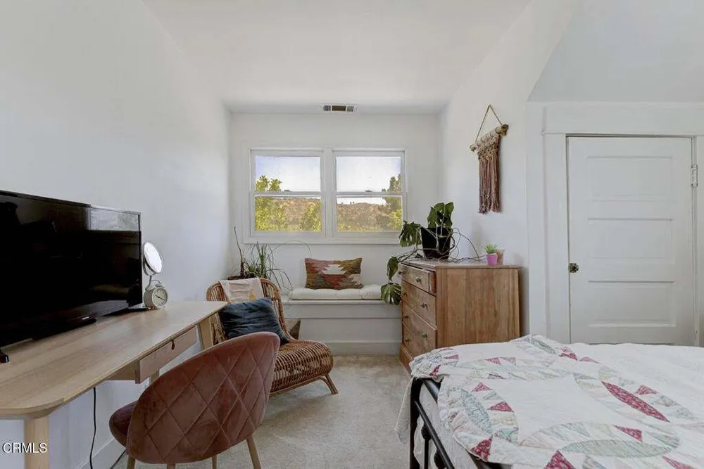 2330 Yosemite Dr, Eagle Rock, CA 90041