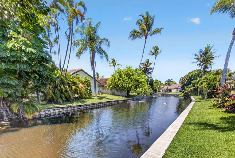 7069 NW 3rd Ave, Boca Raton, FL 33487