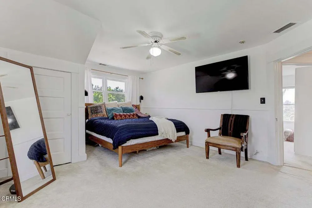 2330 Yosemite Dr, Eagle Rock, CA 90041