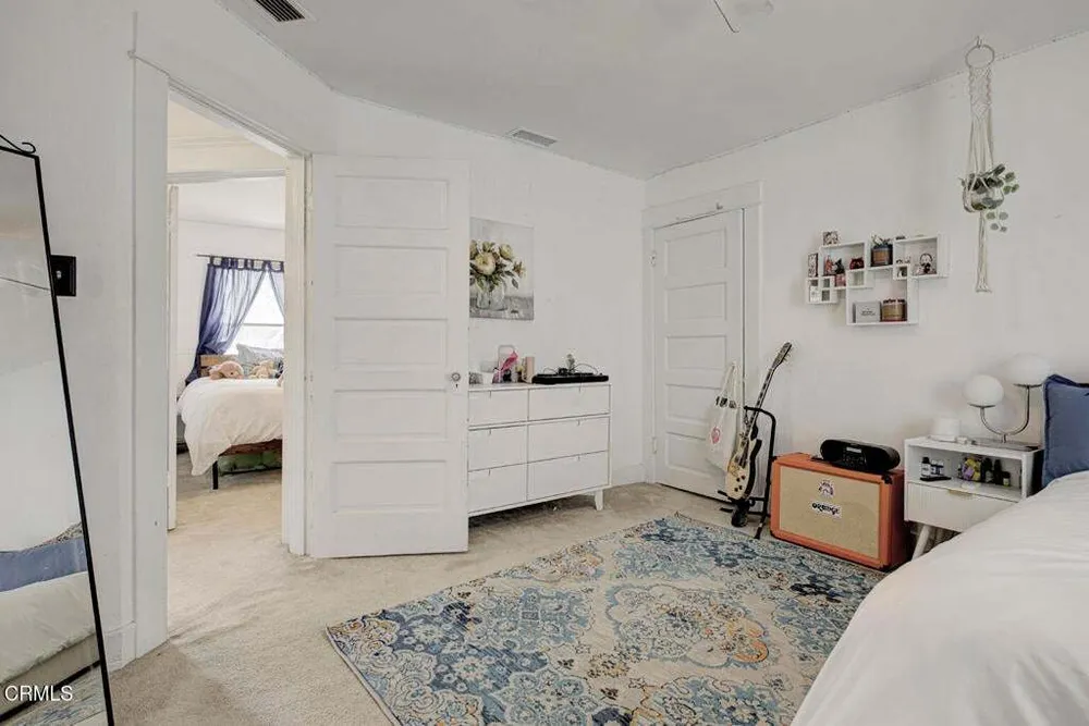 2330 Yosemite Dr, Eagle Rock, CA 90041