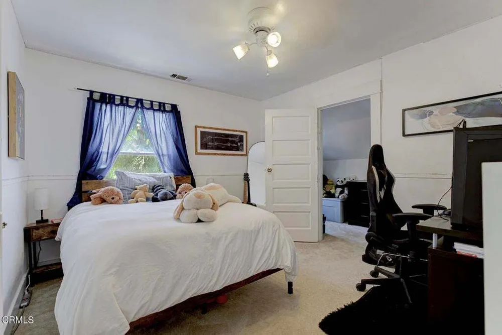 2330 Yosemite Dr, Eagle Rock, CA 90041
