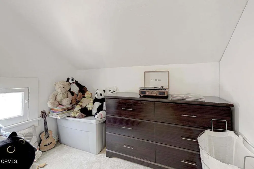 2330 Yosemite Dr, Eagle Rock, CA 90041