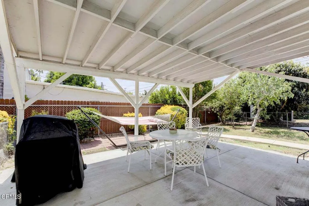 2330 Yosemite Dr, Eagle Rock, CA 90041