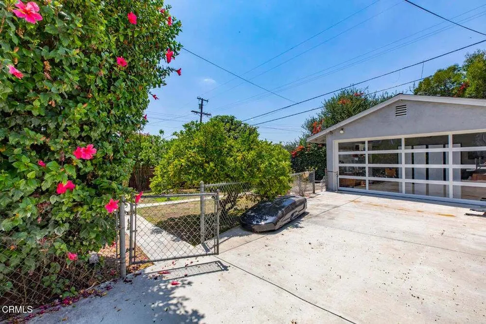 2330 Yosemite Dr, Eagle Rock, CA 90041