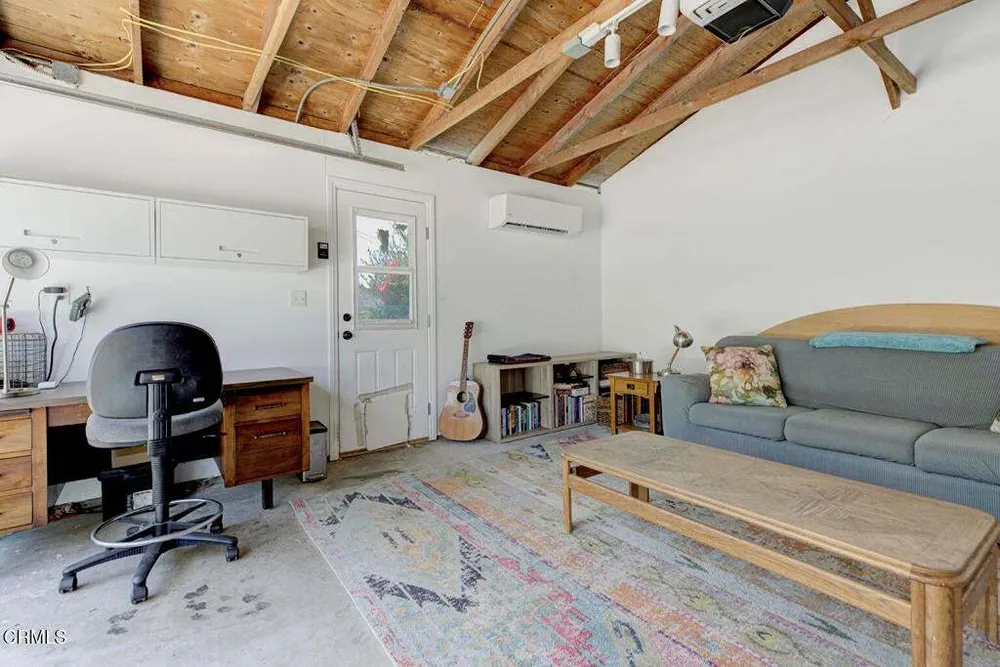 2330 Yosemite Dr, Eagle Rock, CA 90041
