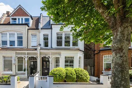 Kings Avenue, London, N10