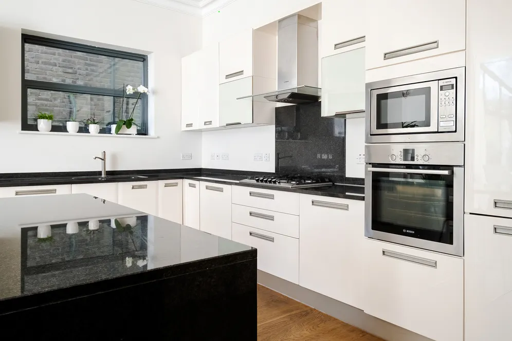 Kings Avenue, London, N10 photo 16