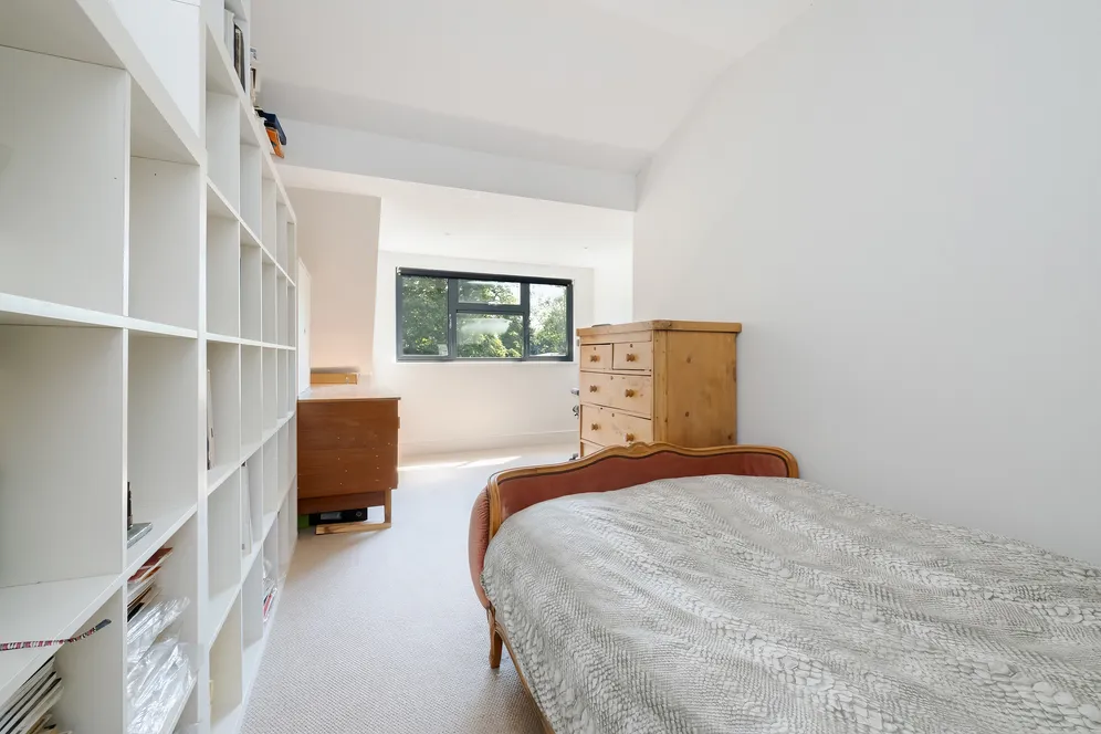 Kings Avenue, London, N10 photo 31