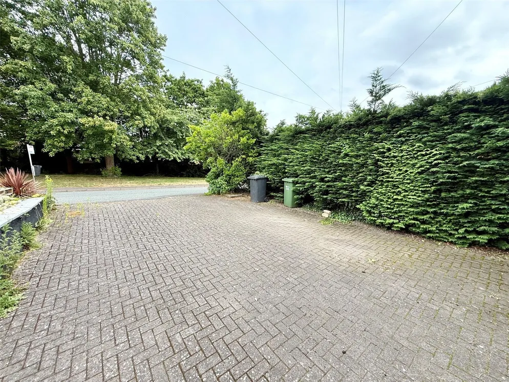 Property carousel item 11