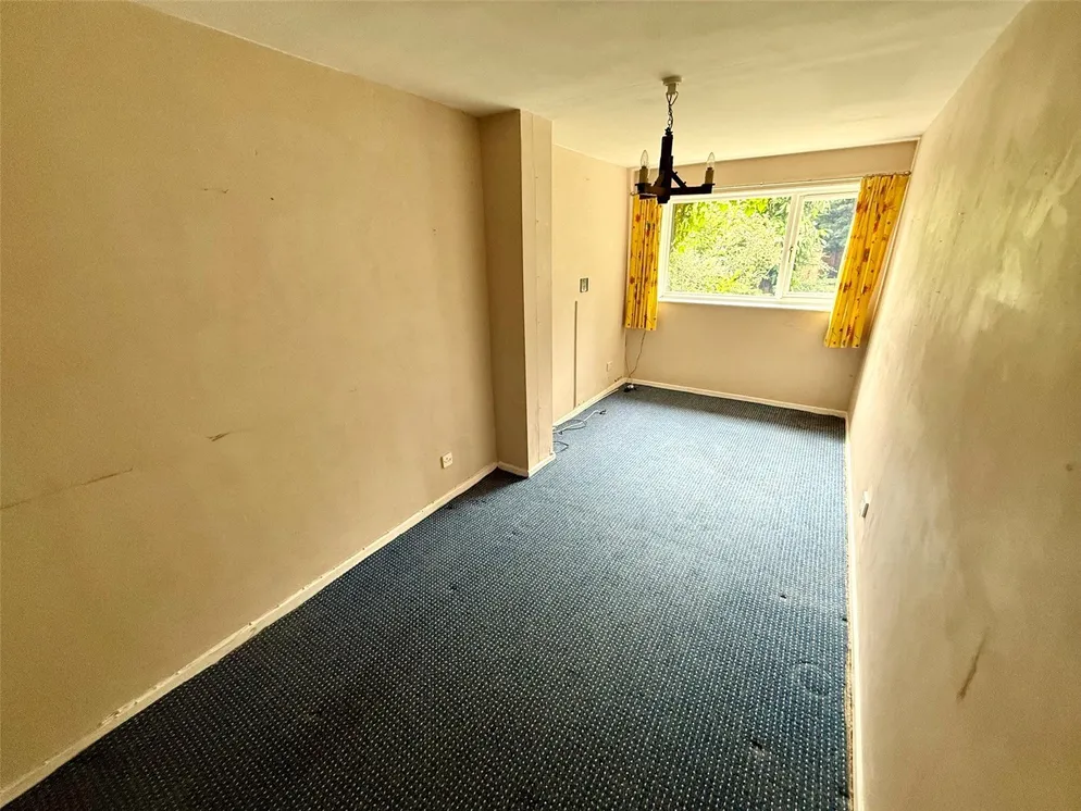Property carousel item 13