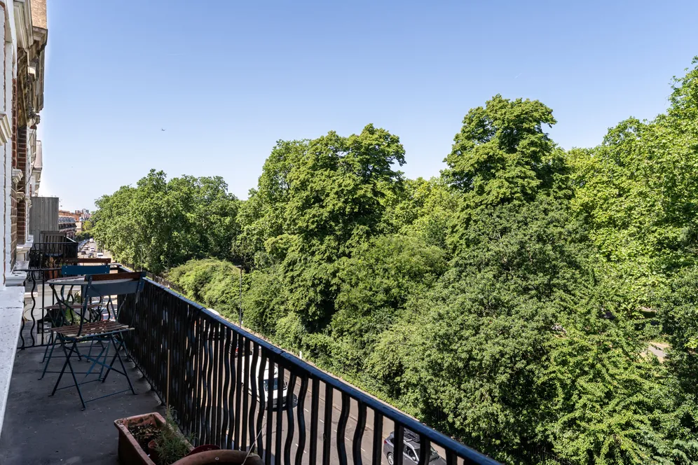 Prince Of Wales Drive, London, SW11 photo 3
