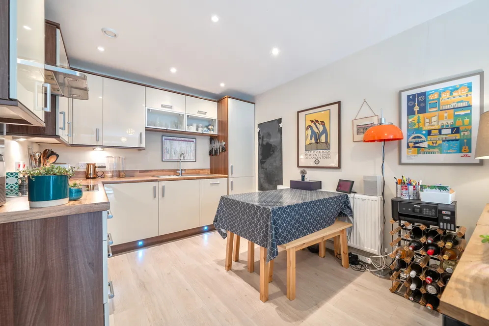 Park Road, London, N8 photo 18