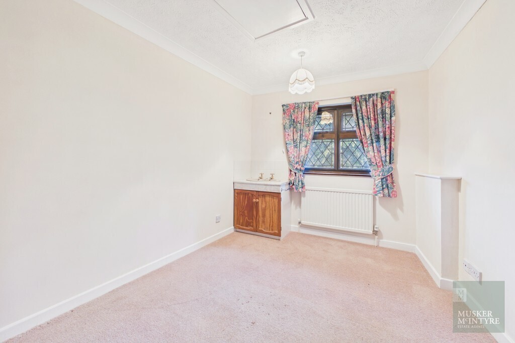 Church Road, Flixton Image 15