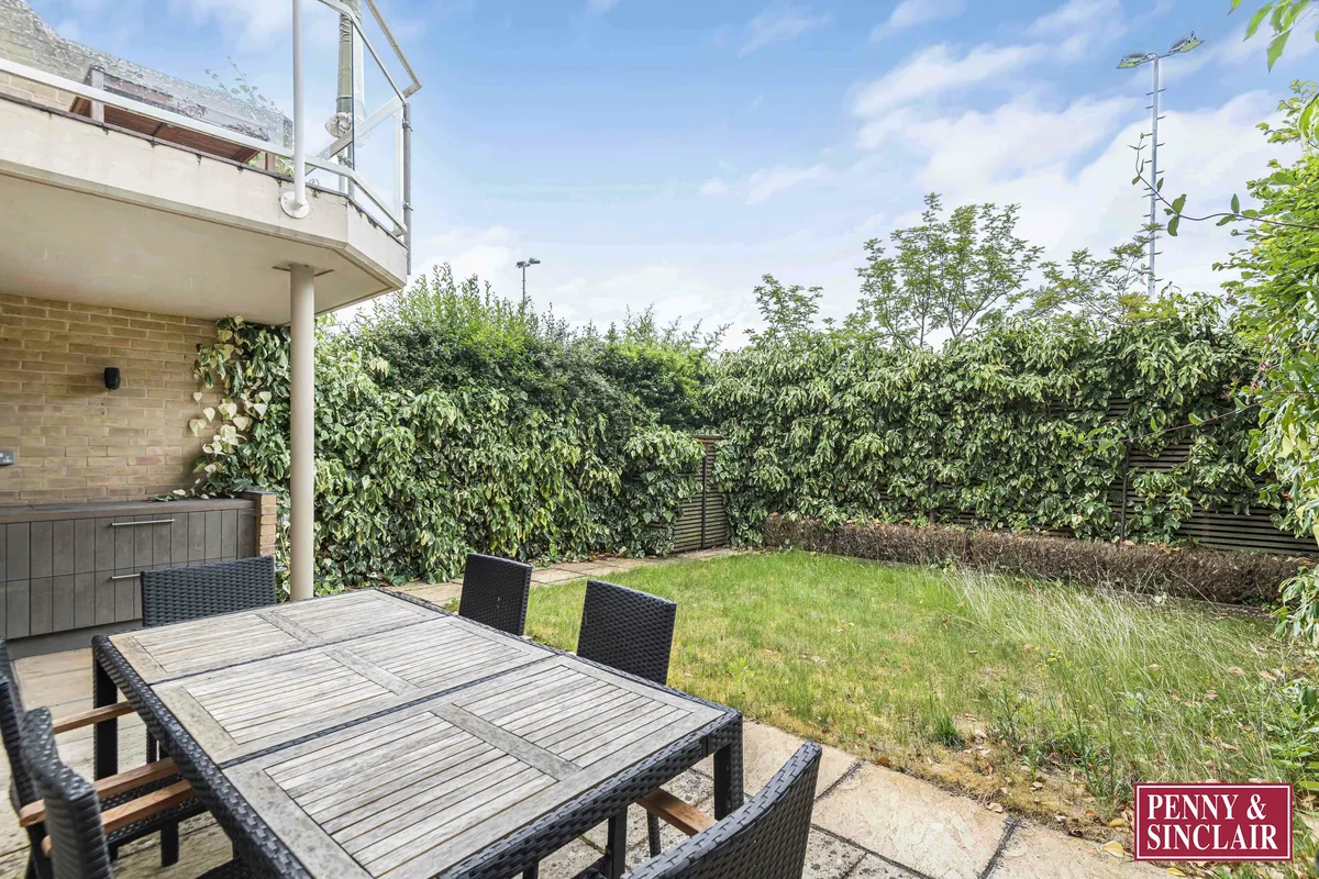 Bannister Close, Oxford, OX4