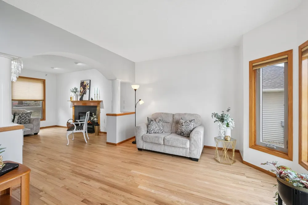 10924 Andover Ct, Inver Grove Heights, MN 55077