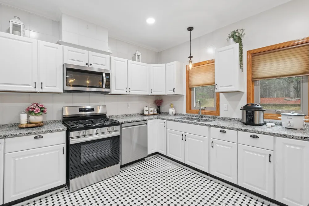10924 Andover Ct, Inver Grove Heights, MN 55077