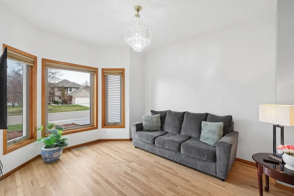 10924 Andover Ct, Inver Grove Heights, MN 55077