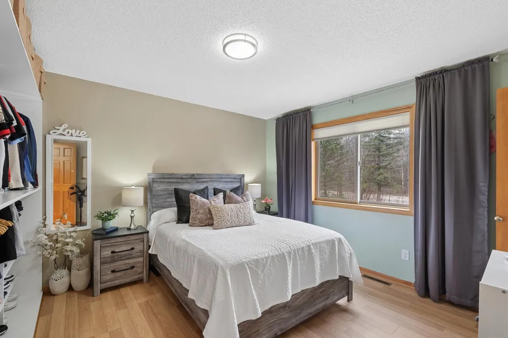 10924 Andover Ct, Inver Grove Heights, MN 55077
