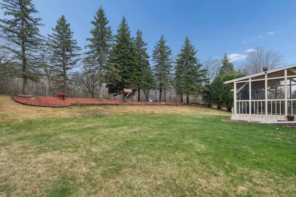 10924 Andover Ct, Inver Grove Heights, MN 55077