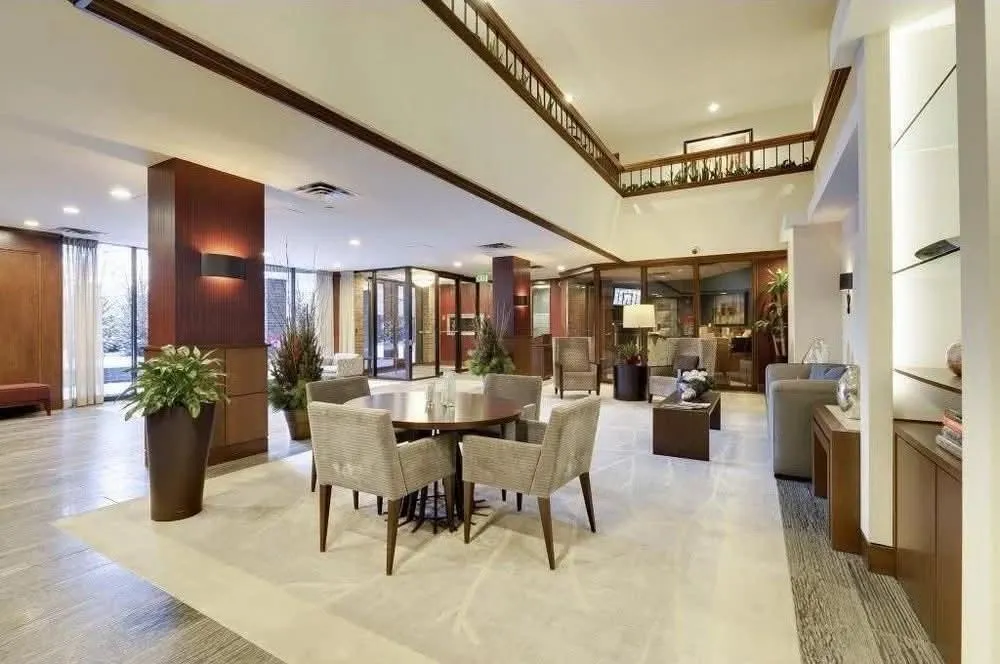 1235 Yale Pl, Minneapolis, MN 55403