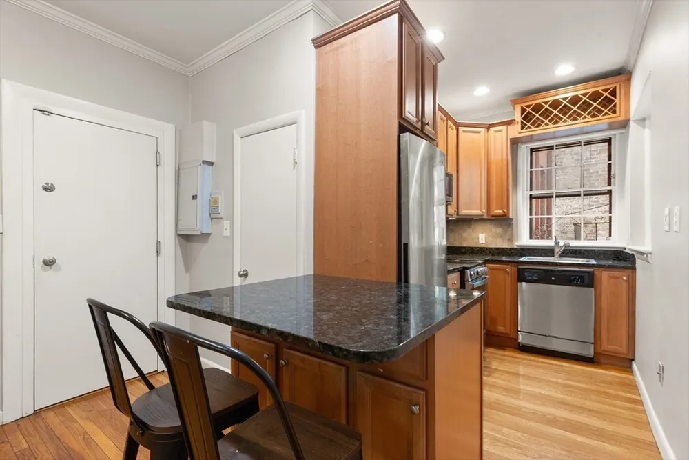 78 Phillips St, Boston, MA 02114
