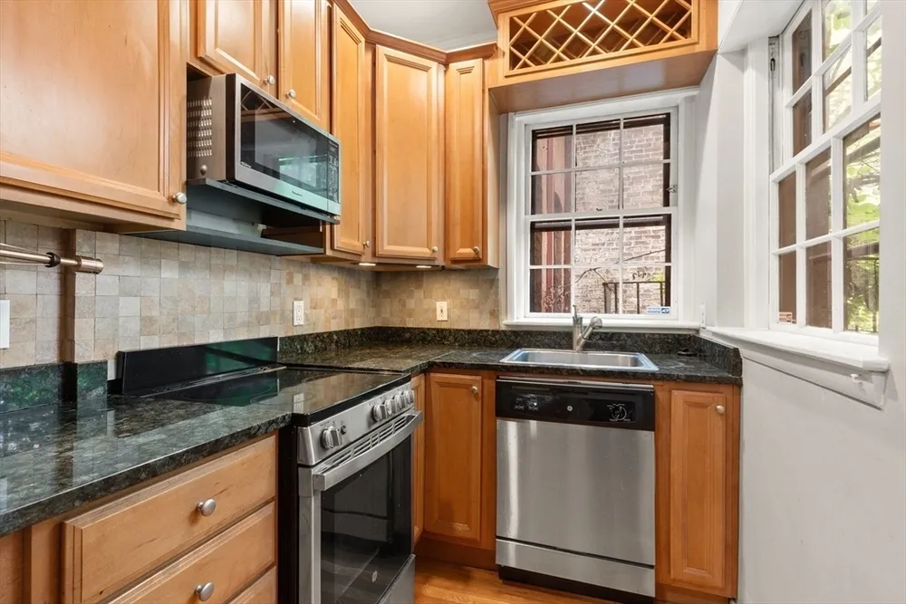78 Phillips St, Boston, MA 02114