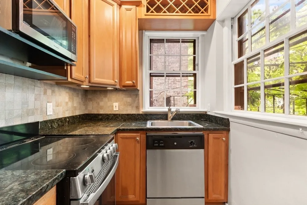 78 Phillips St, Boston, MA 02114