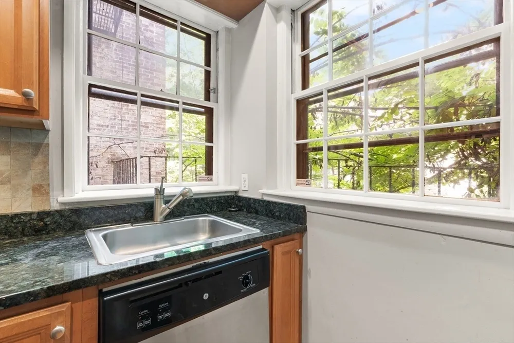 78 Phillips St, Boston, MA 02114