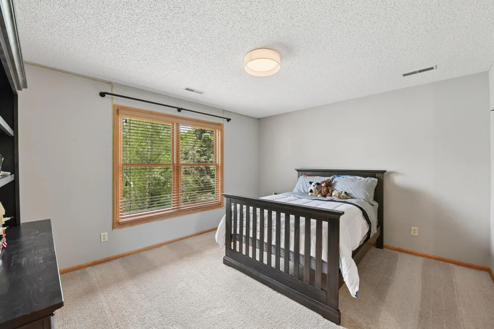 3312 Crestmoor Bay, Woodbury, MN 55125