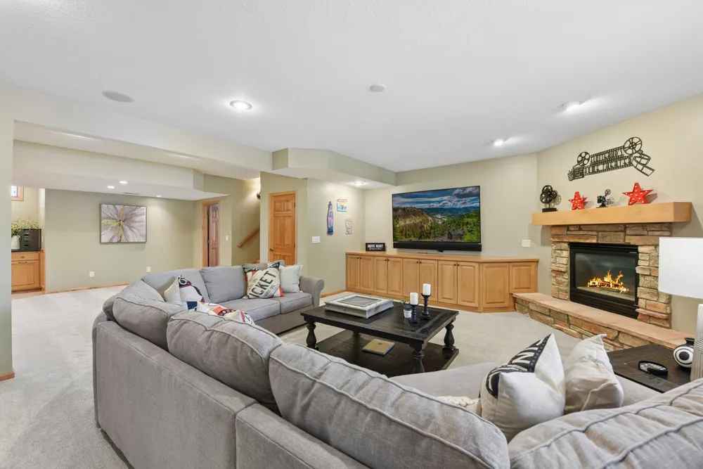 3312 Crestmoor Bay, Woodbury, MN 55125