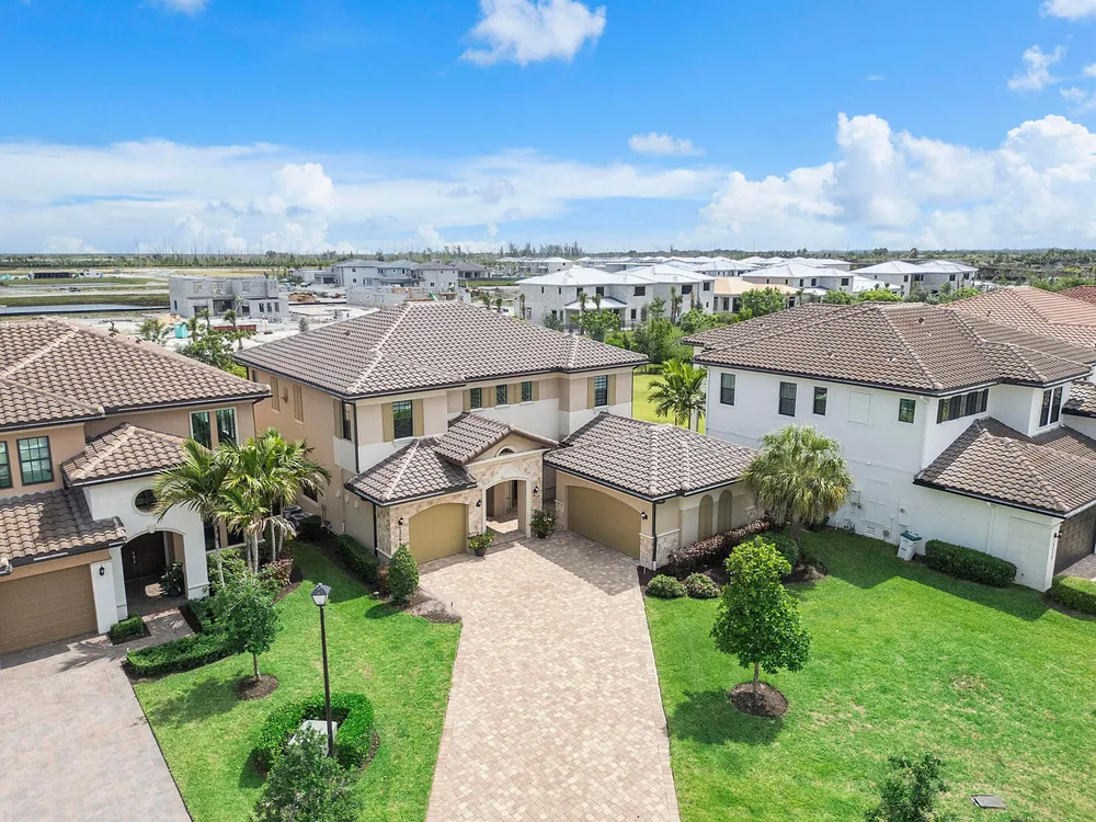 12745 Bayside Ct, Parkland, FL 33076