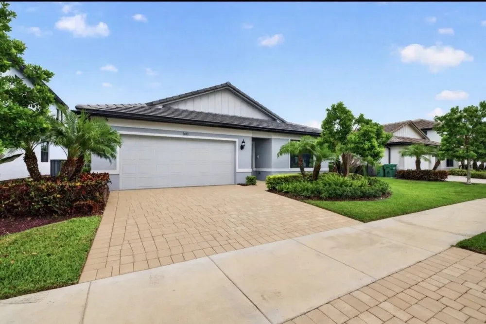 3165 Tamarind Dr, Lauderdale Lakes, FL 33311