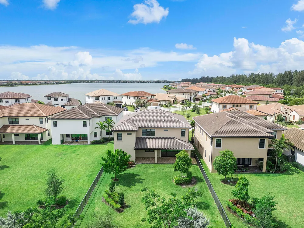 12745 Bayside Ct, Parkland, FL 33076