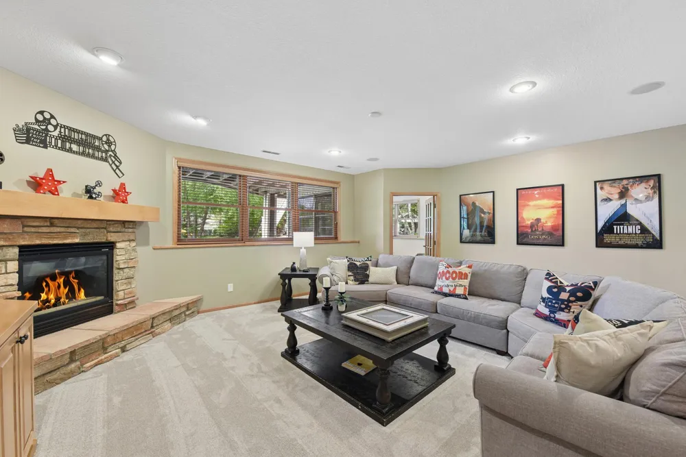 3312 Crestmoor Bay, Woodbury, MN 55125