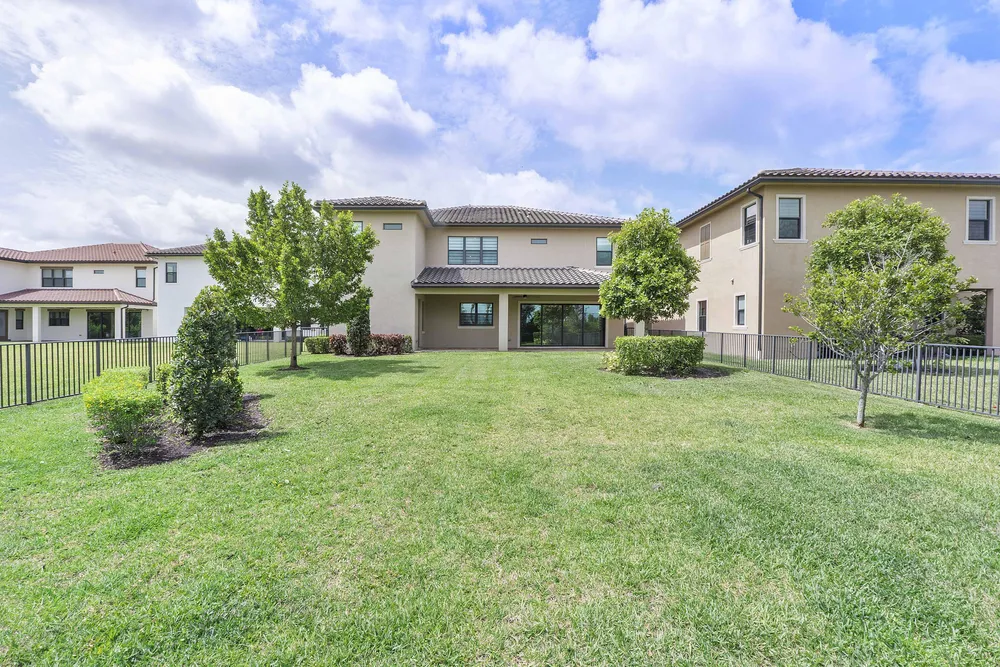 12745 Bayside Ct, Parkland, FL 33076