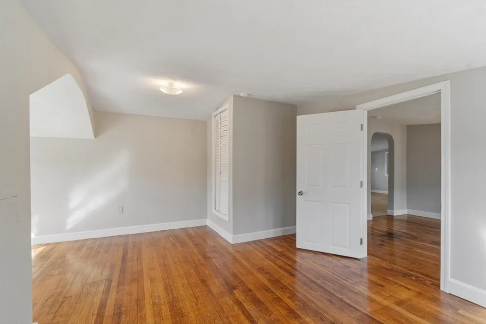 176 Washington St, Dedham, MA 02026