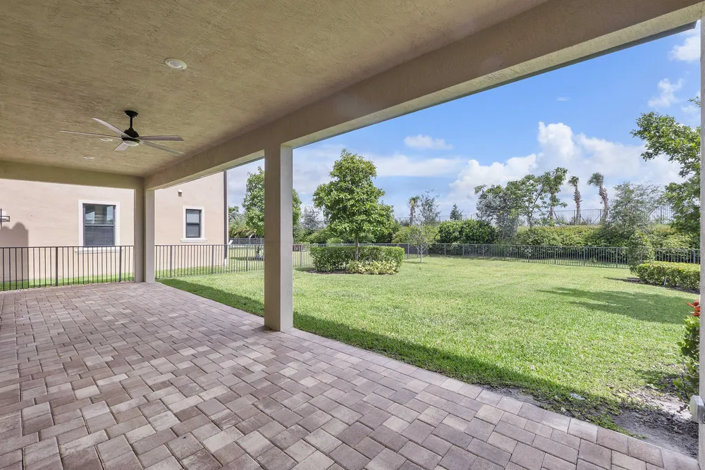 12745 Bayside Ct, Parkland, FL 33076