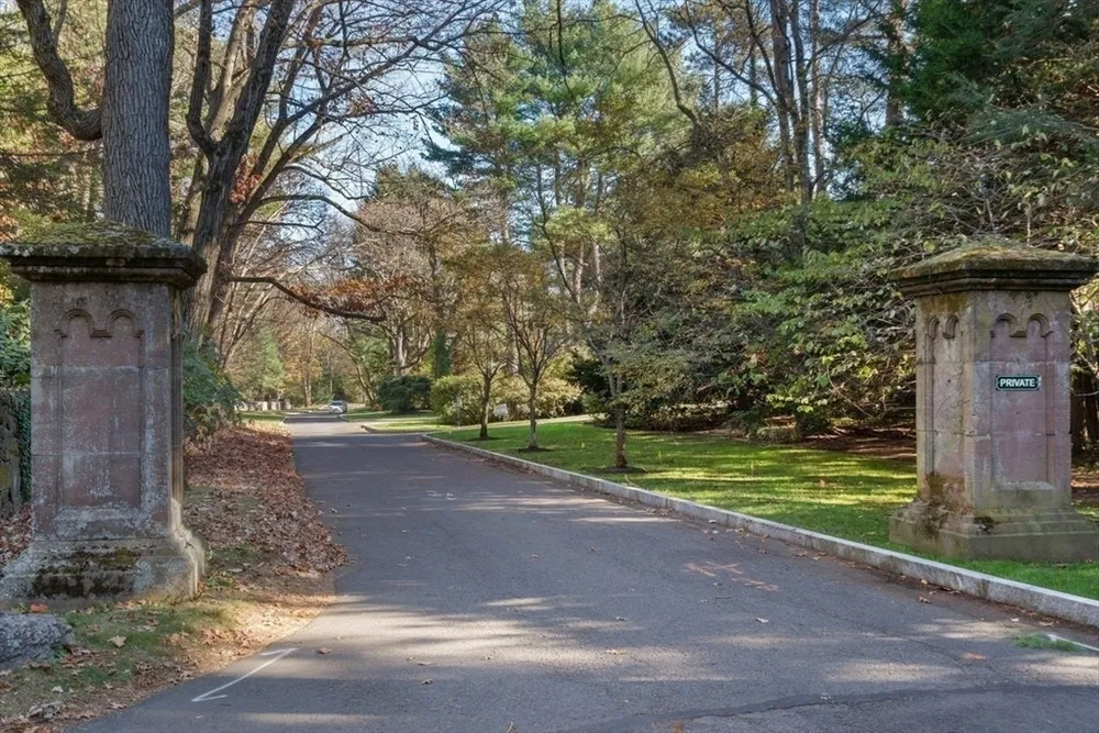 Sears Rd, Brookline, MA 02445